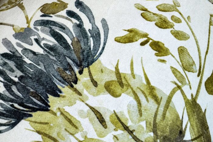 Cojín Con Diseño Florales De Algodón Y Poliéster - VISTE TU HOGAR ONLINE