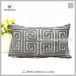 Cojín Con Diseño Laberinto Algodón Y Poliéster - VISTE TU HOGAR ONLINE