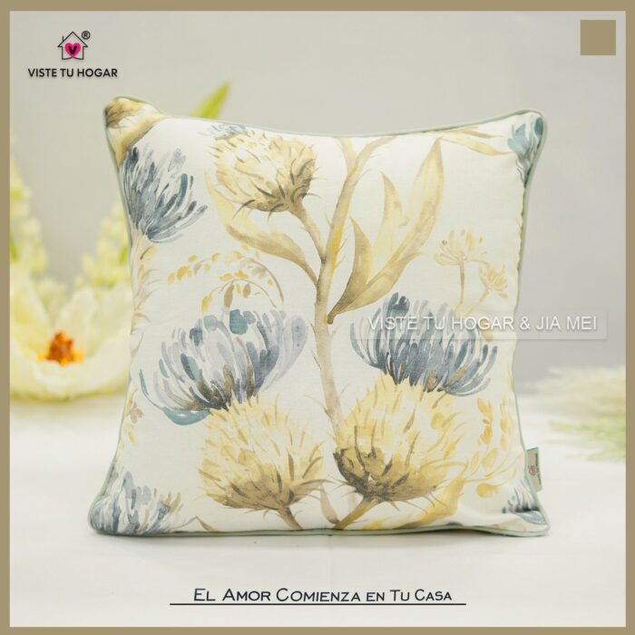 COJÍN CON ESTAMPADO DE FLORES 43X43CM Y 30X50CM - Viste Tu Hogar