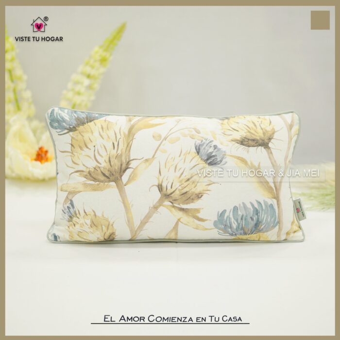 COJÍN CON ESTAMPADO DE FLORES 43X43CM Y 30X50CM - Viste Tu Hogar