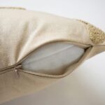 Cojín Con Pétalos bordados Algodón Y Poliéster - Viste Tu Hogar