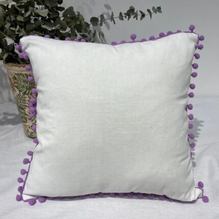Cojín De Color Liso Algodón Y Poliéster Decorado Con Esferas De Colores En Las Esquinas - VISTE TU HOGAR ONLINE