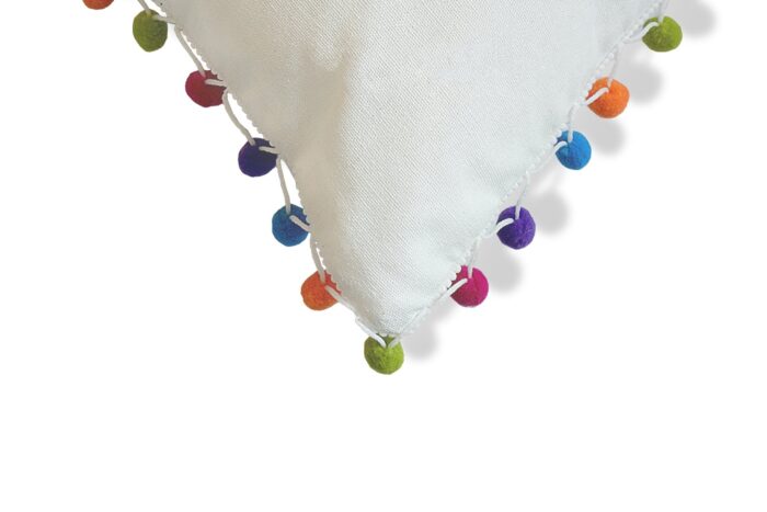 Cojín De Color Liso Algodón Y Poliéster Decorado Con Esferas De Diferentes Colores En Las Esquinas - VISTE TU HOGAR ONLINE