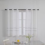 CORTINA DE COCINA DE GASA CON RAYAS CALADAS 100X140CM Y 140X140CM - Viste Tu Hogar