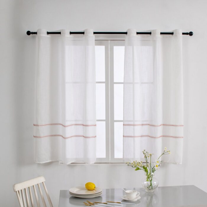 CORTINA DE COCINA DE GASA CON RAYAS CALADAS 100X140CM Y 140X140CM - Viste Tu Hogar