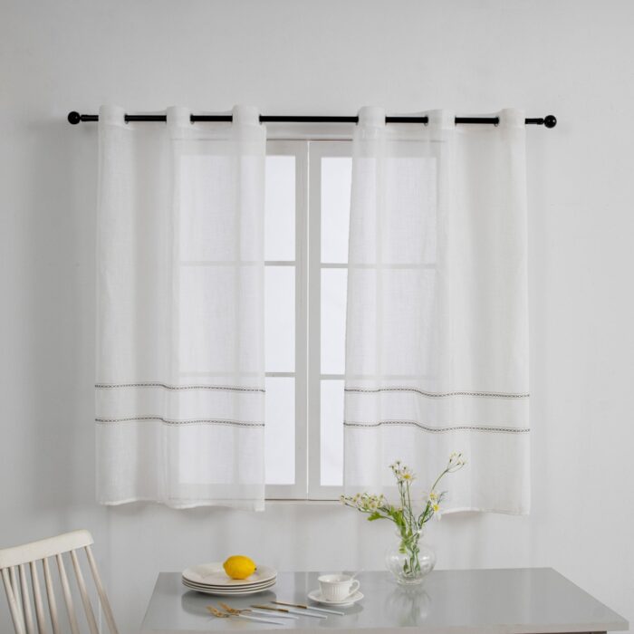 CORTINA DE COCINA DE GASA CON RAYAS CALADAS 100X140CM Y 140X140CM - Viste Tu Hogar
