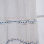 CORTINA DE COCINA DE GASA CON RAYAS CALADAS 100X140CM Y 140X140CM - Viste Tu Hogar