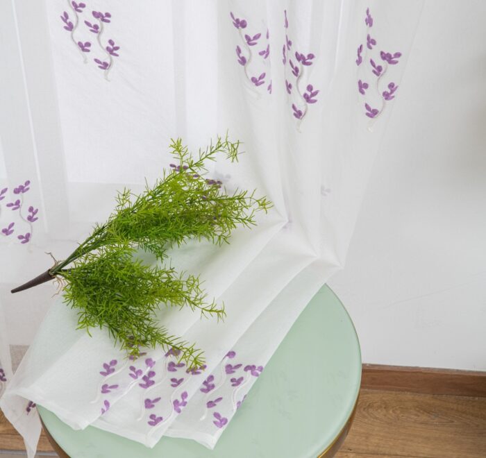 CORTINA DE VISILLO BORDADO CON HOJITAS 140X260CM - Viste Tu Hogar