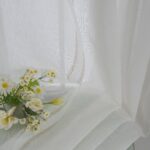 CORTINA DE VISILLO CON ESTAMPADO DE RAYAS ONDULADAS 140X260CM - Viste Tu Hogar