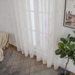 CORTINA DE VISILLO CON ESTAMPADO DE RAYAS ONDULADAS 140X260CM - Viste Tu Hogar
