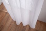 CORTINA DE VISILLO CON HOLOS DE PLATA EN RAYAS 150X260CM - Viste Tu Hogar