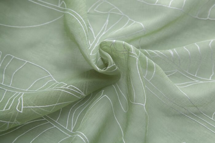 CORTINA DE VISILLO ESTAMPADO DE HOJAS EN VERTICAL 140X260CM - Viste Tu Hogar