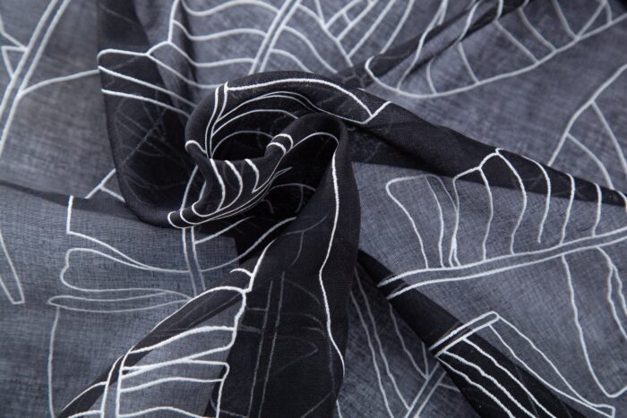 CORTINA DE VISILLO ESTAMPADO DE HOJAS EN VERTICAL 140X260CM - Viste Tu Hogar