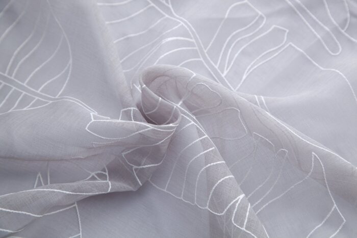 CORTINA DE VISILLO ESTAMPADO DE HOJAS EN VERTICAL 140X260CM - Viste Tu Hogar