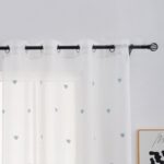 Cortina De Visillo Poliéster Con Bordado De Corazón 150x260cm - Viste Tu Hogar