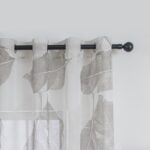 CORTINA DE VISILLO TRANSLUCIDO ESTAMPADO DE HOJAS GRANDES 140X260CM - Viste Tu Hogar